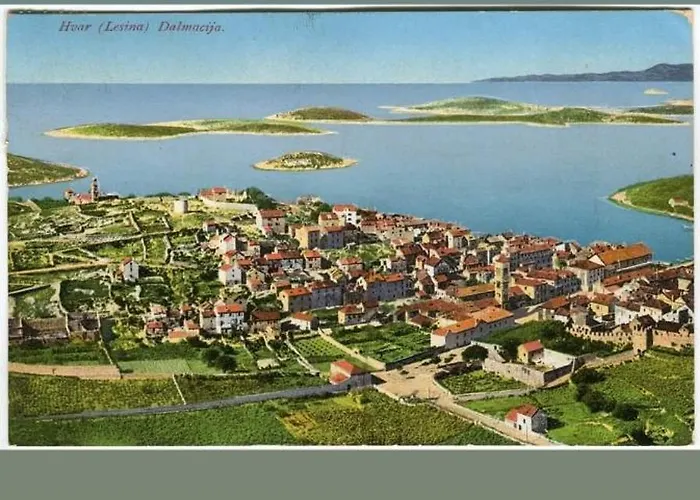 Barko Hvar Town